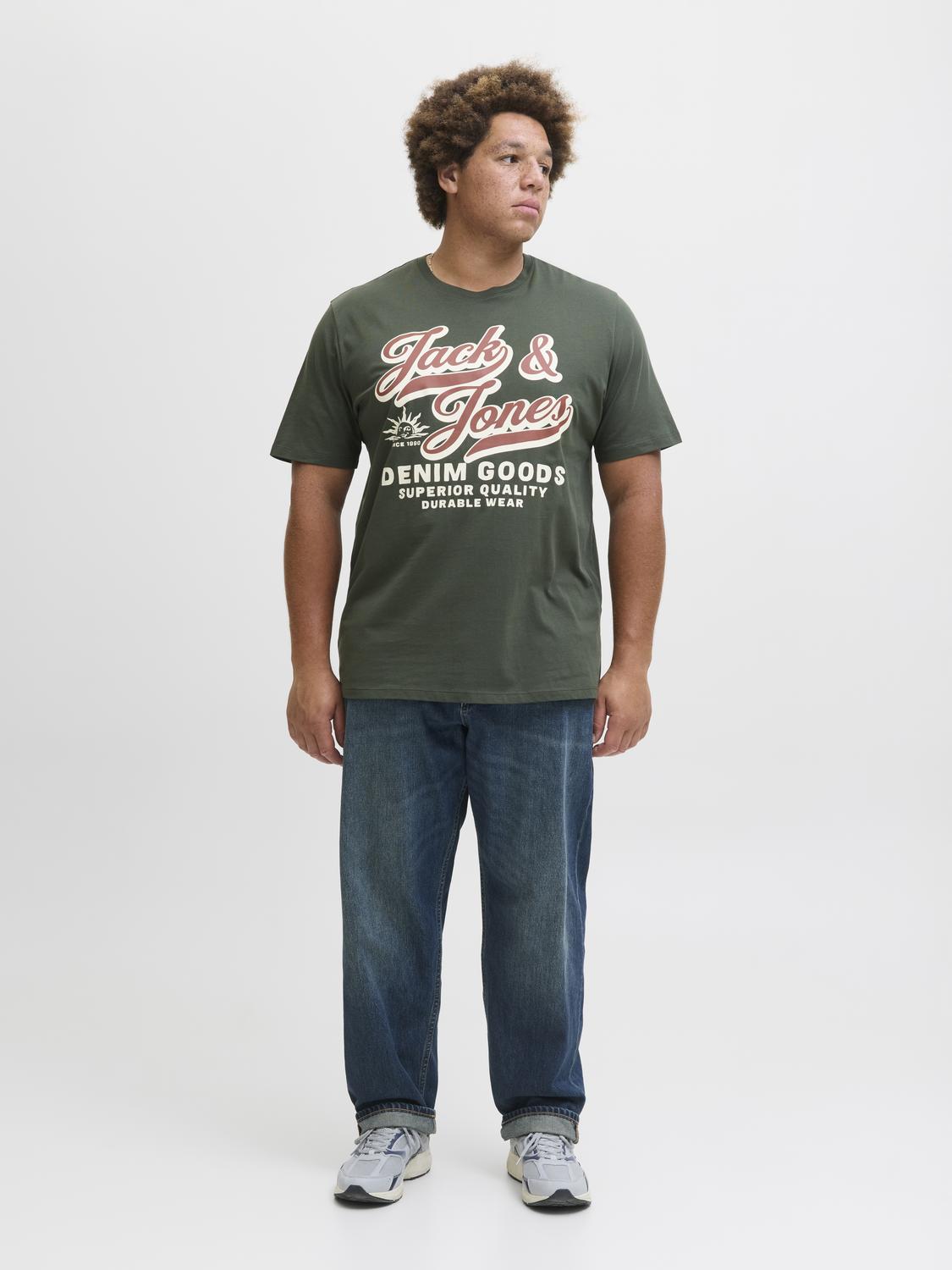 model_shot-front_full