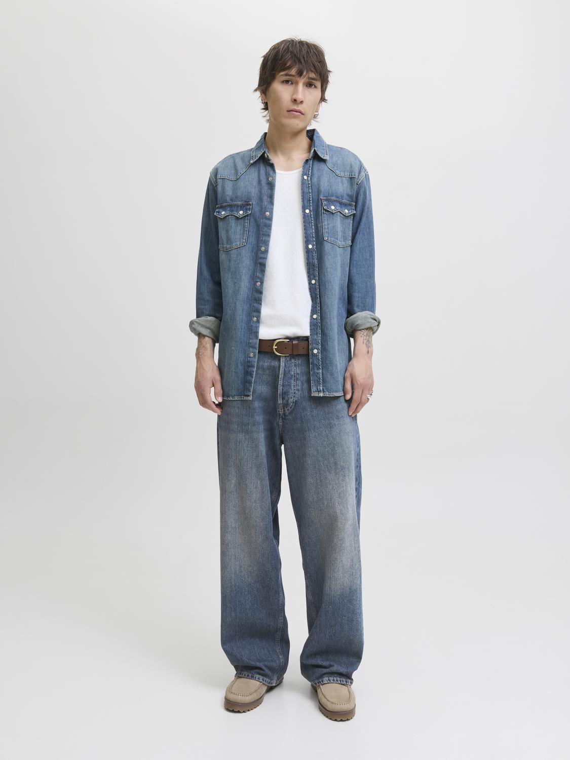 model_shot-front_full