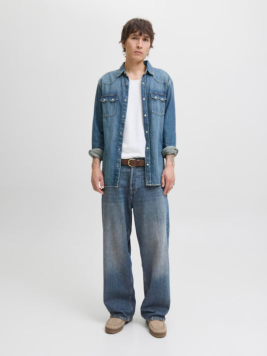 model_shot-front_full