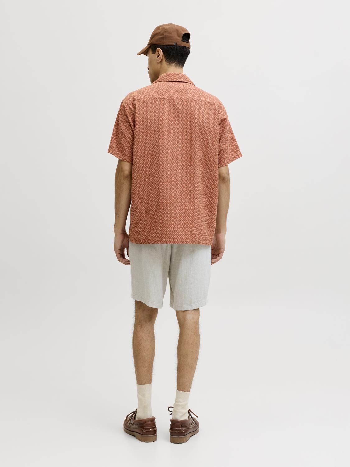 model_shot-back