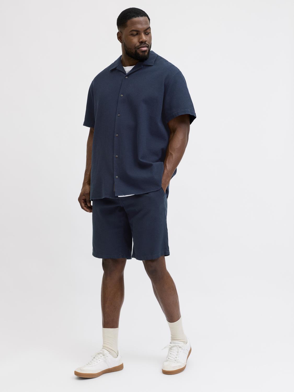 model_shot-creative