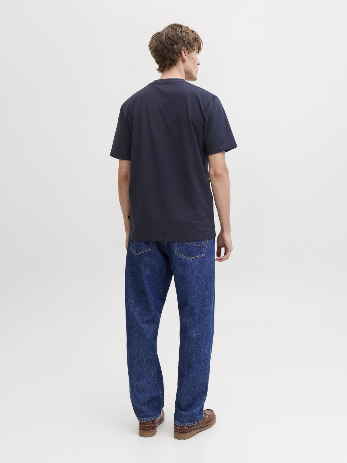 model_shot-back