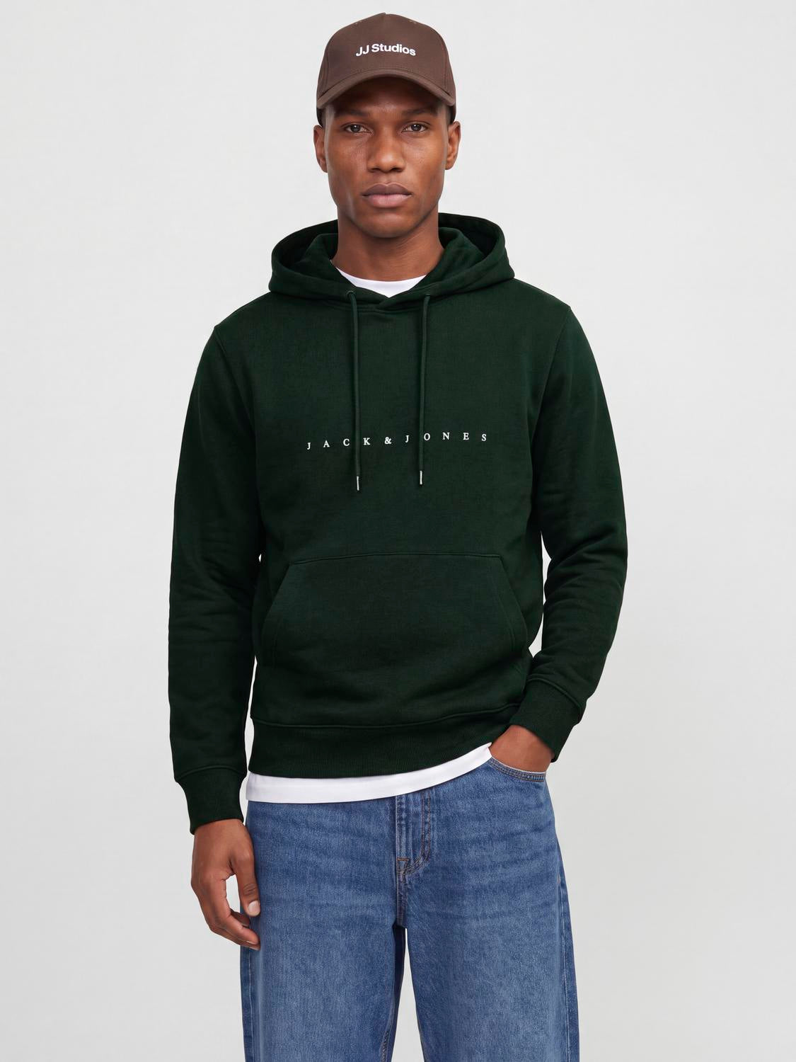 model_shot-front