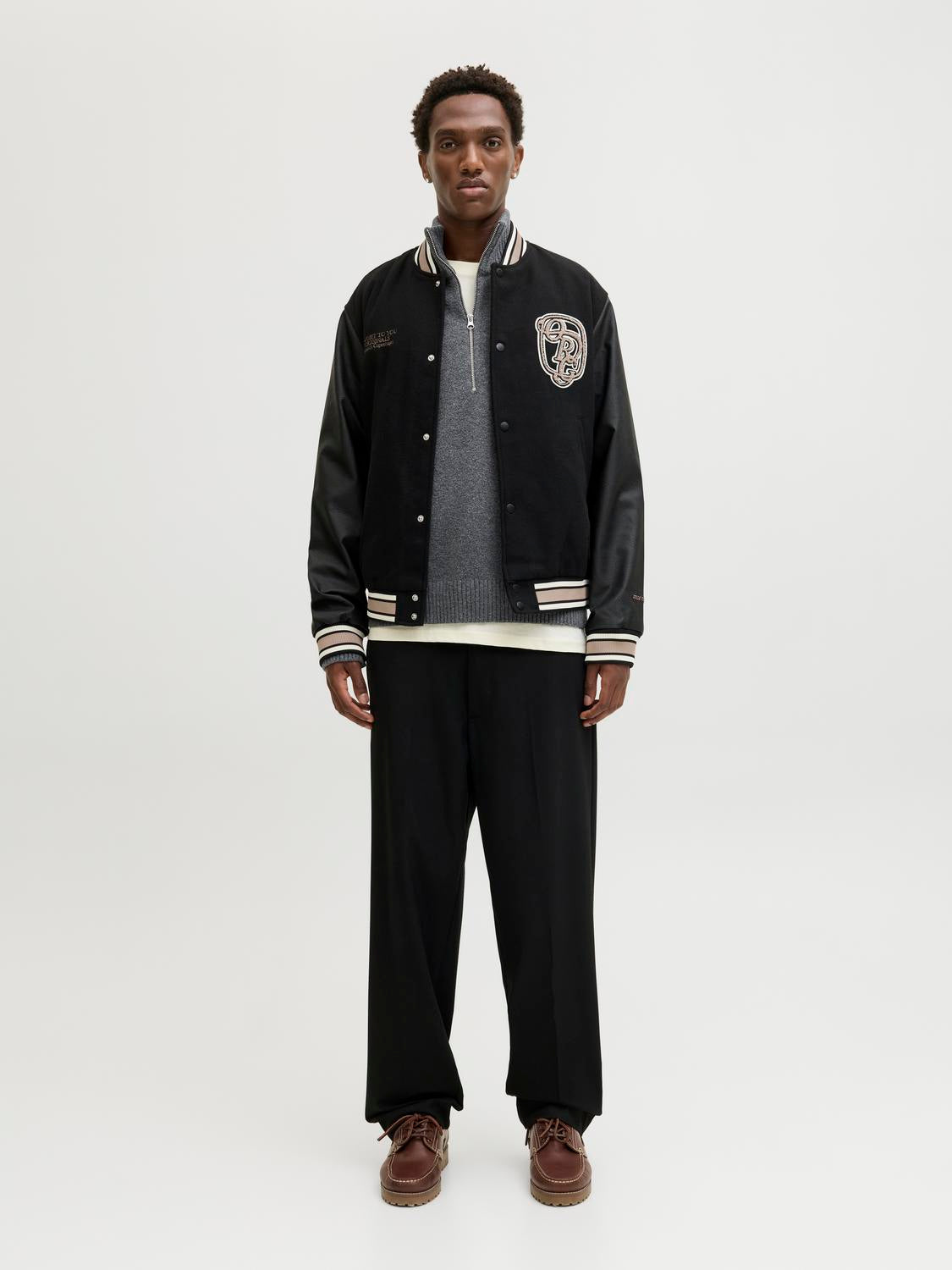 model_shot-front_full