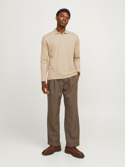 model_shot-front_full