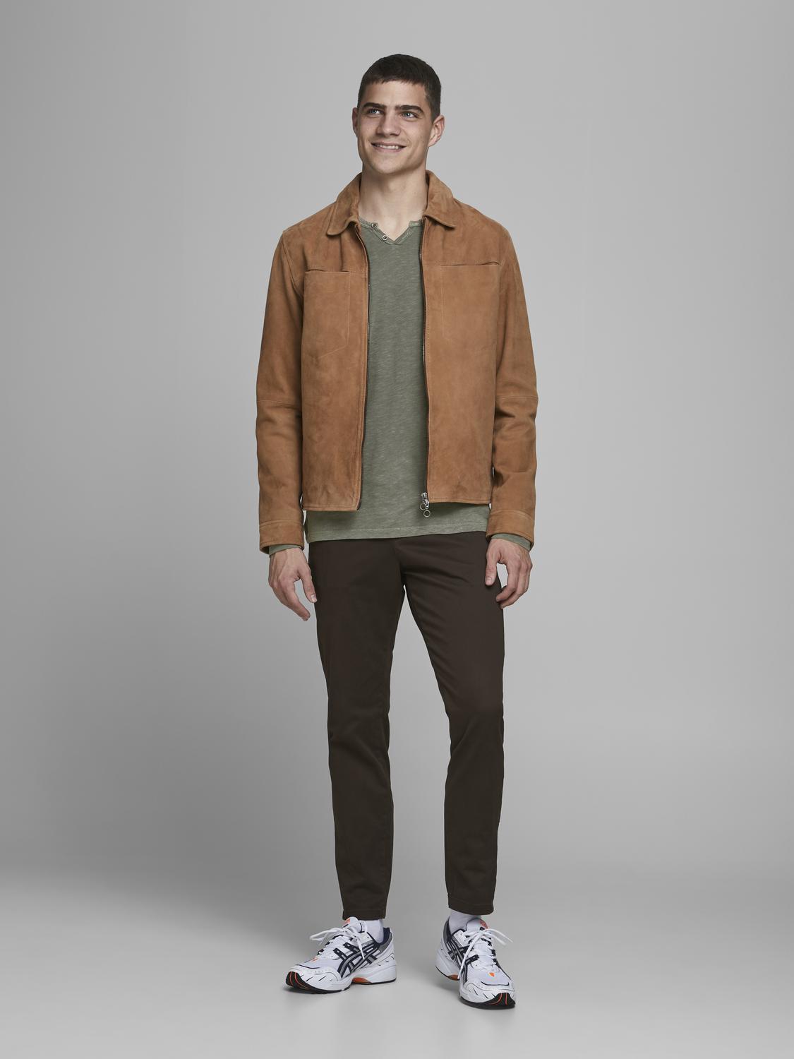 model_shot-front_full