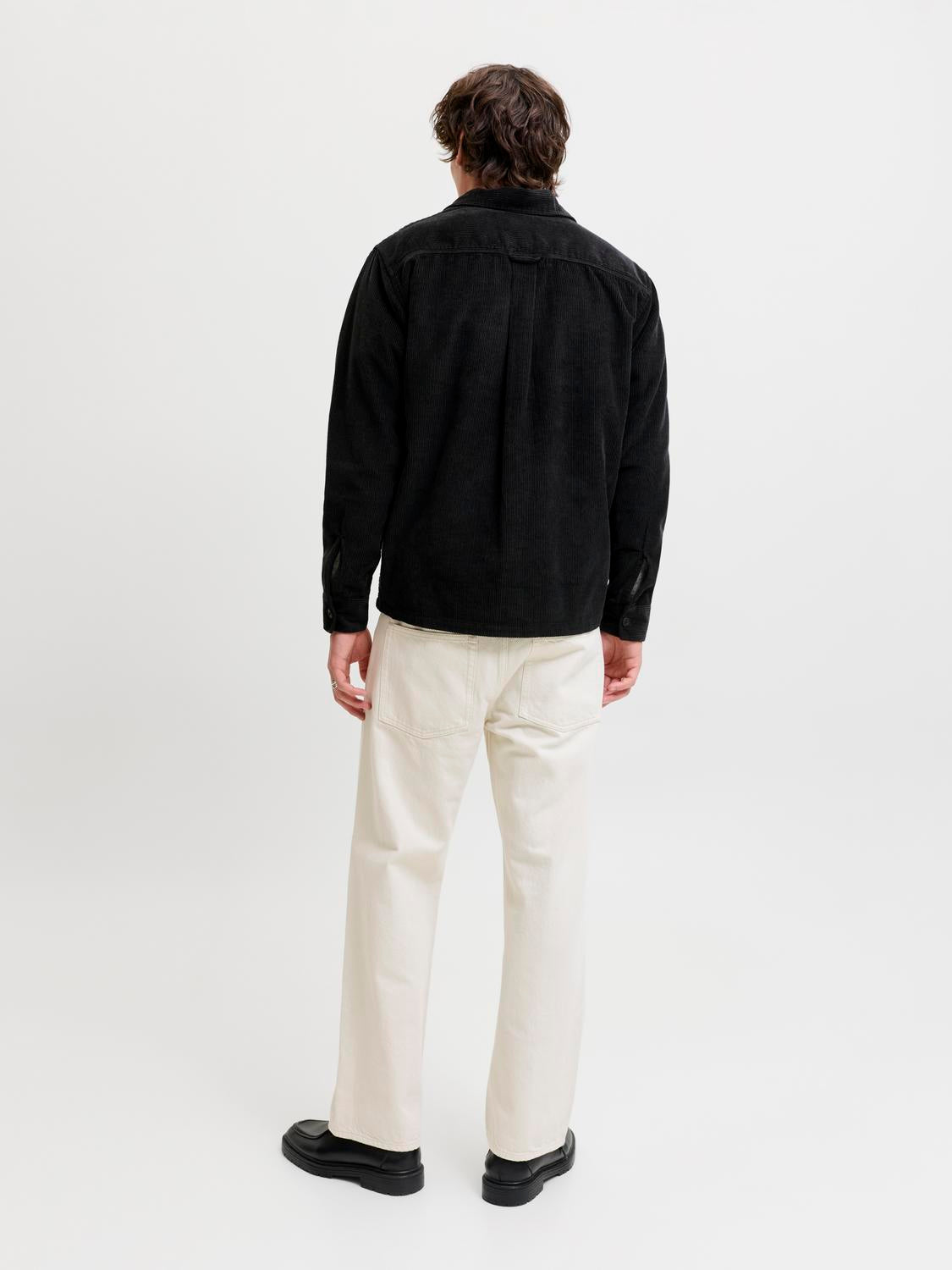 model_shot-back