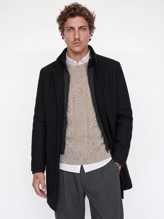 model_shot-front