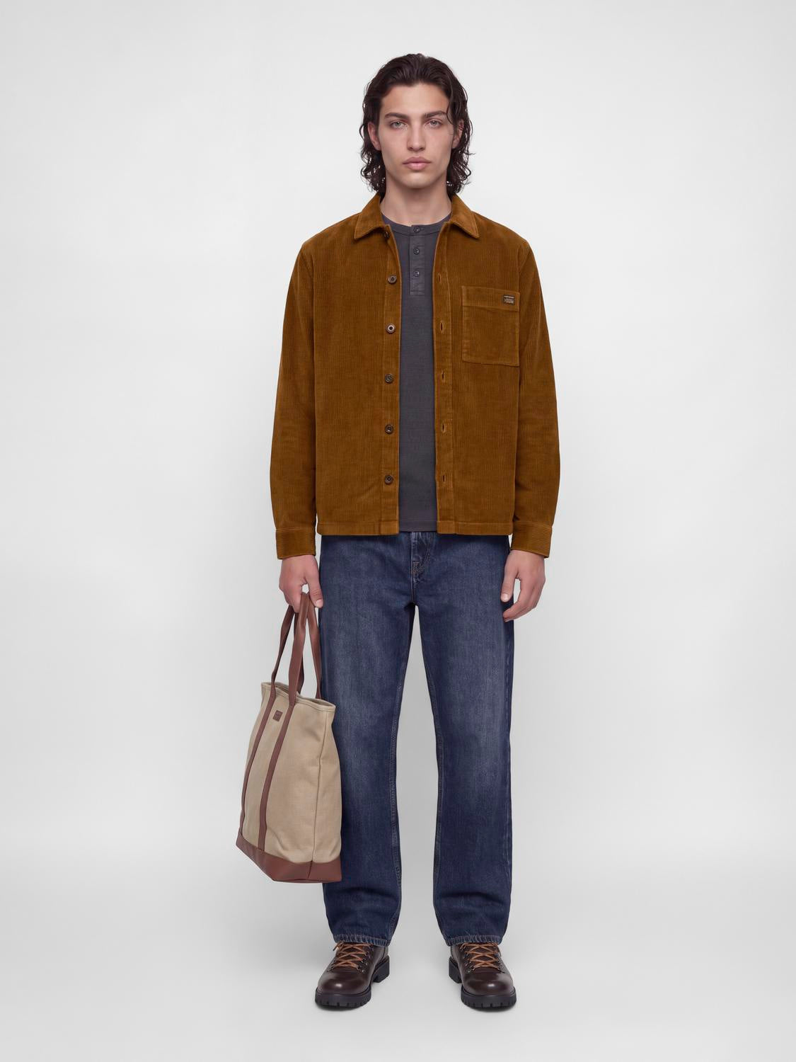model_shot-front_full