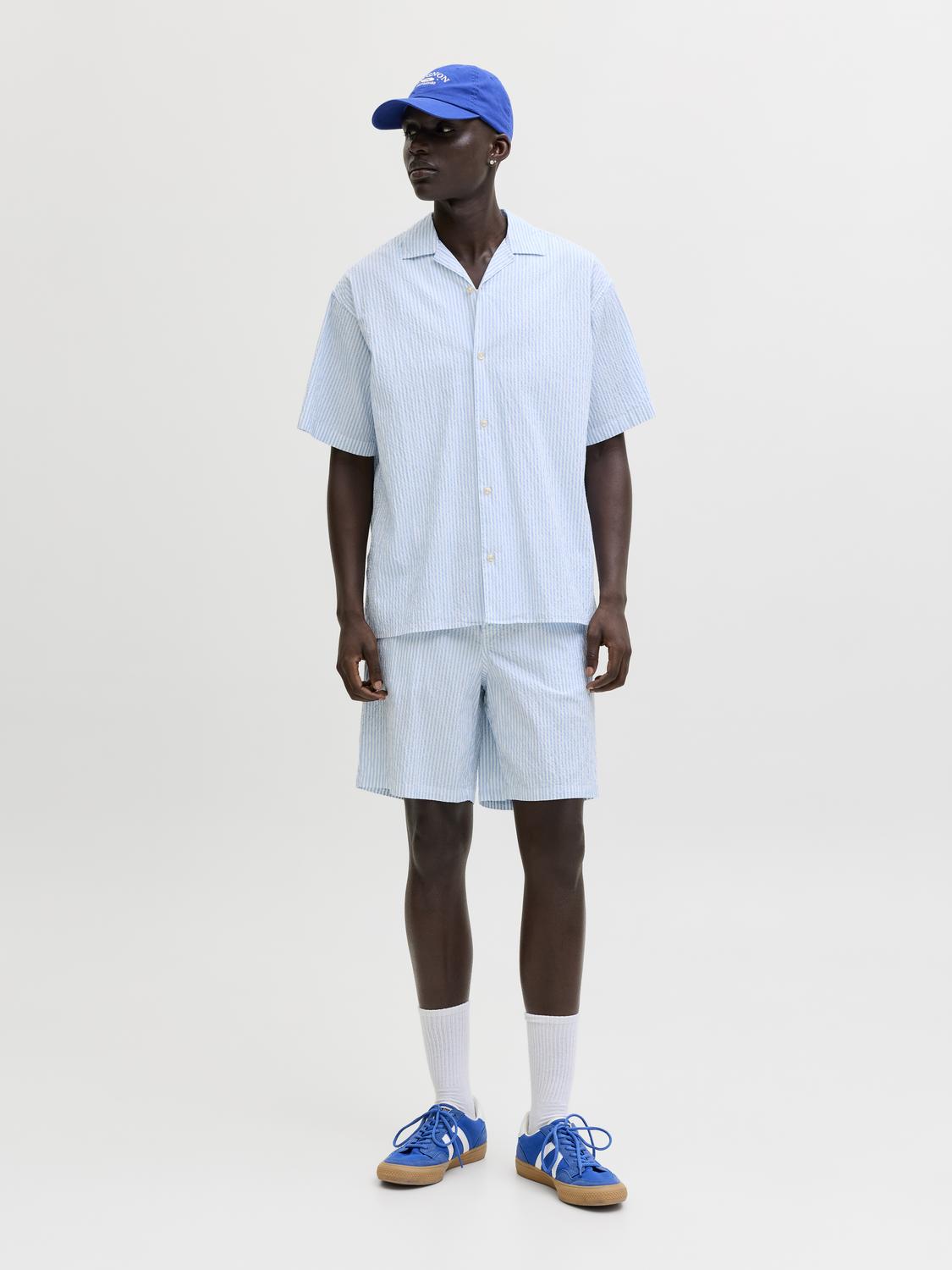 model_shot-front_full