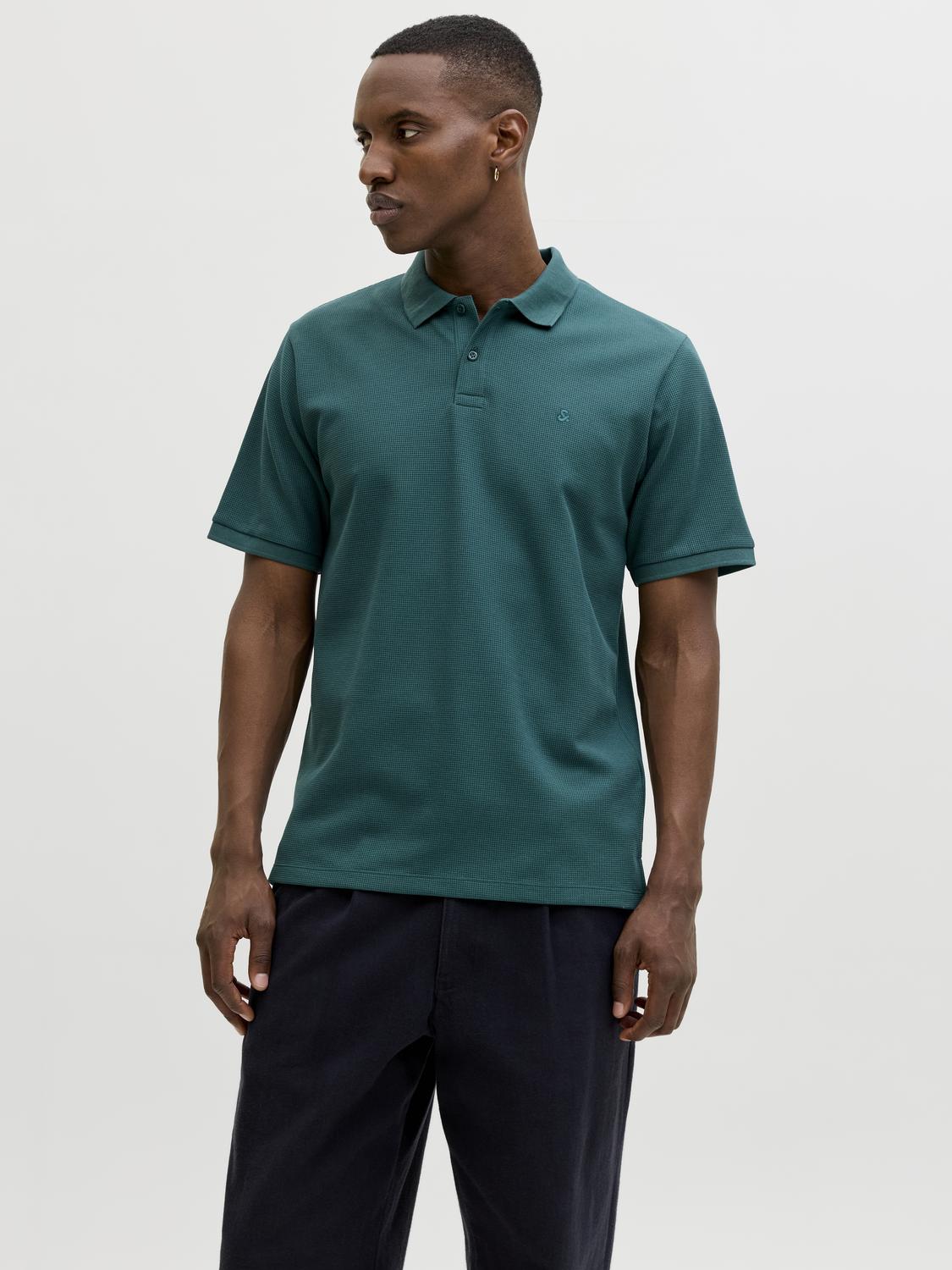 model_shot-front