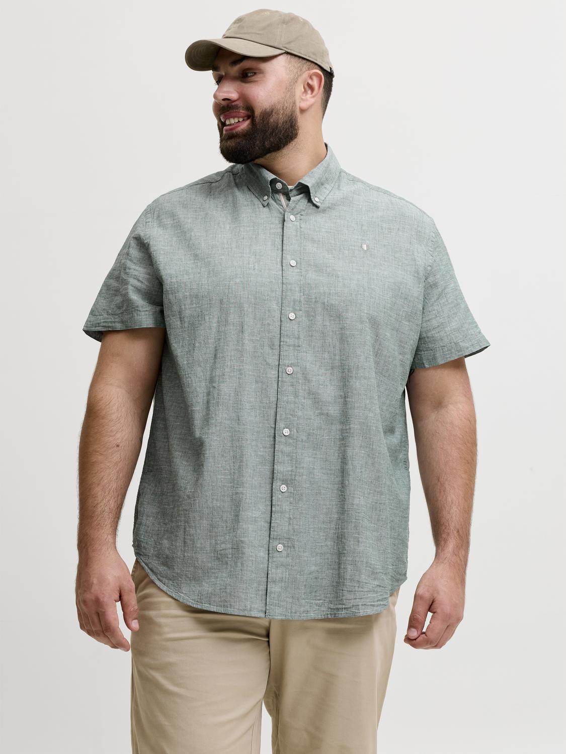 model_shot-front