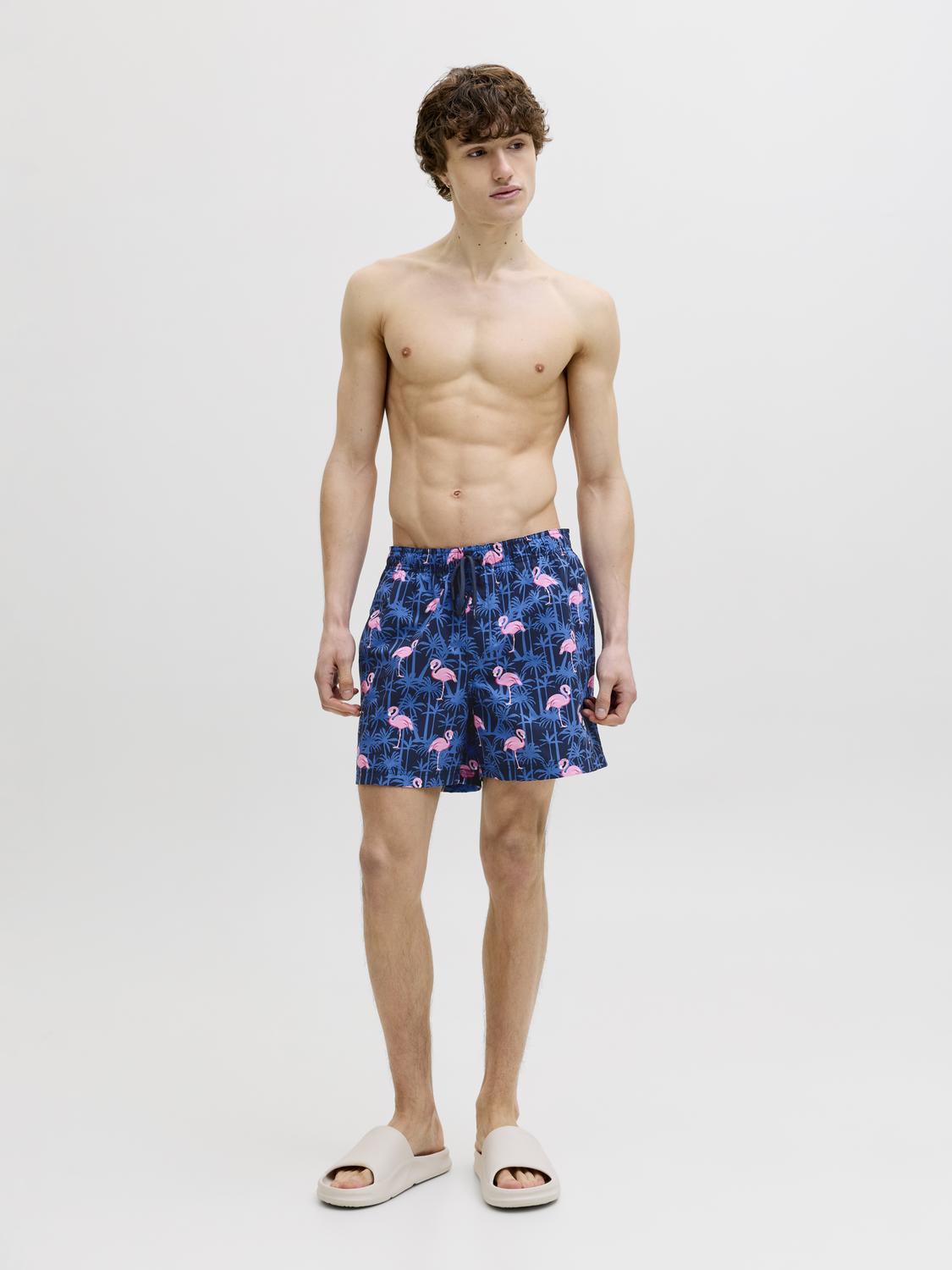 model_shot-front_full