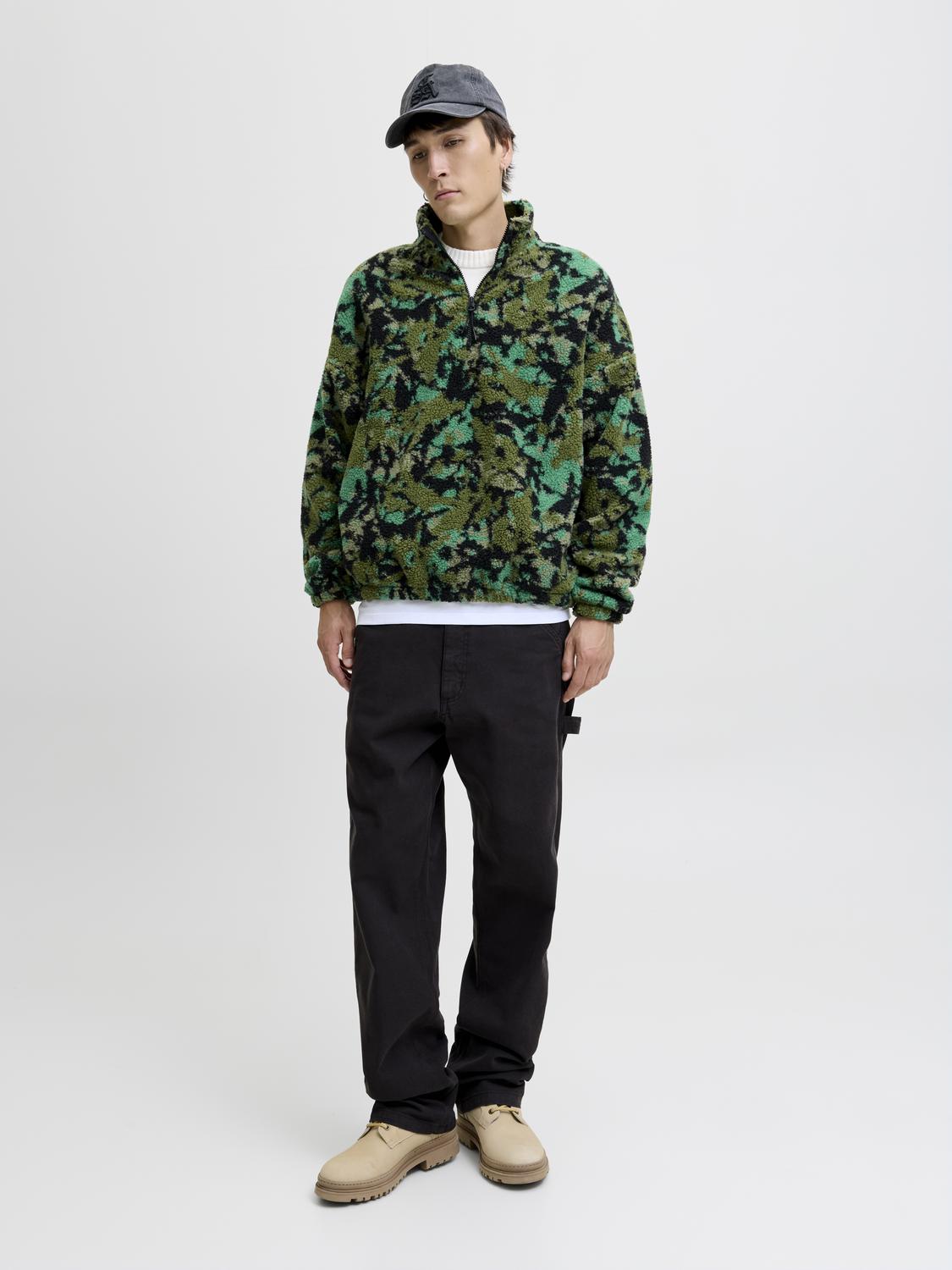 model_shot-front_full