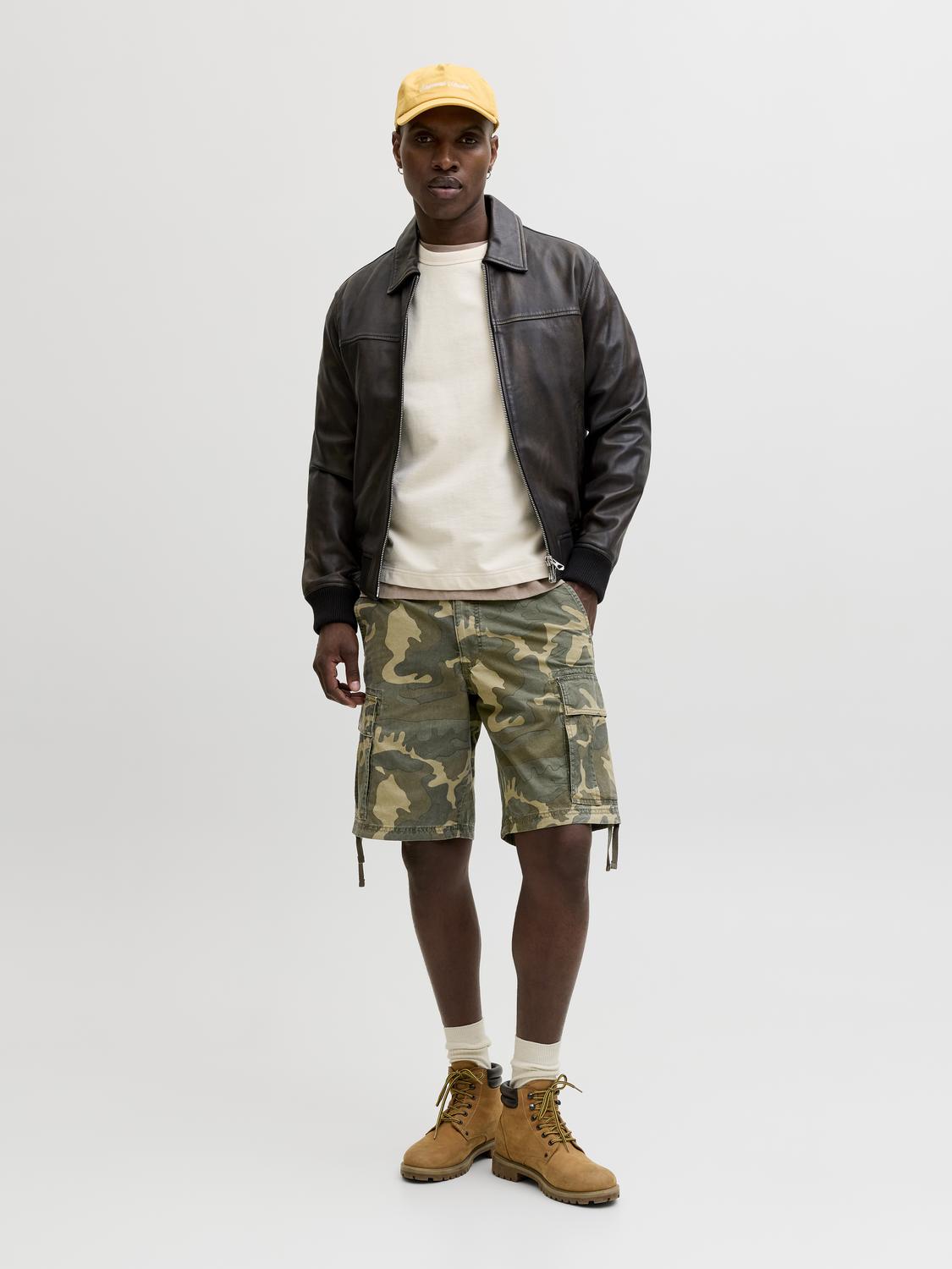 model_shot-front_full