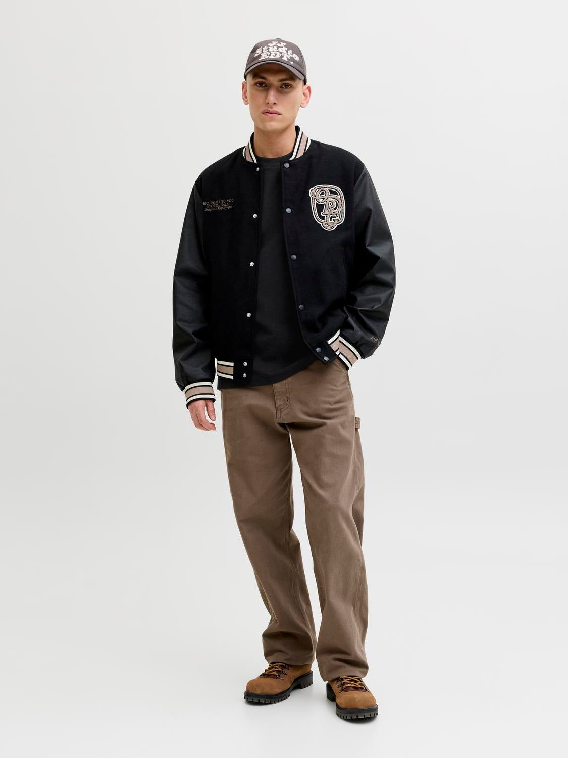 model_shot-front_full