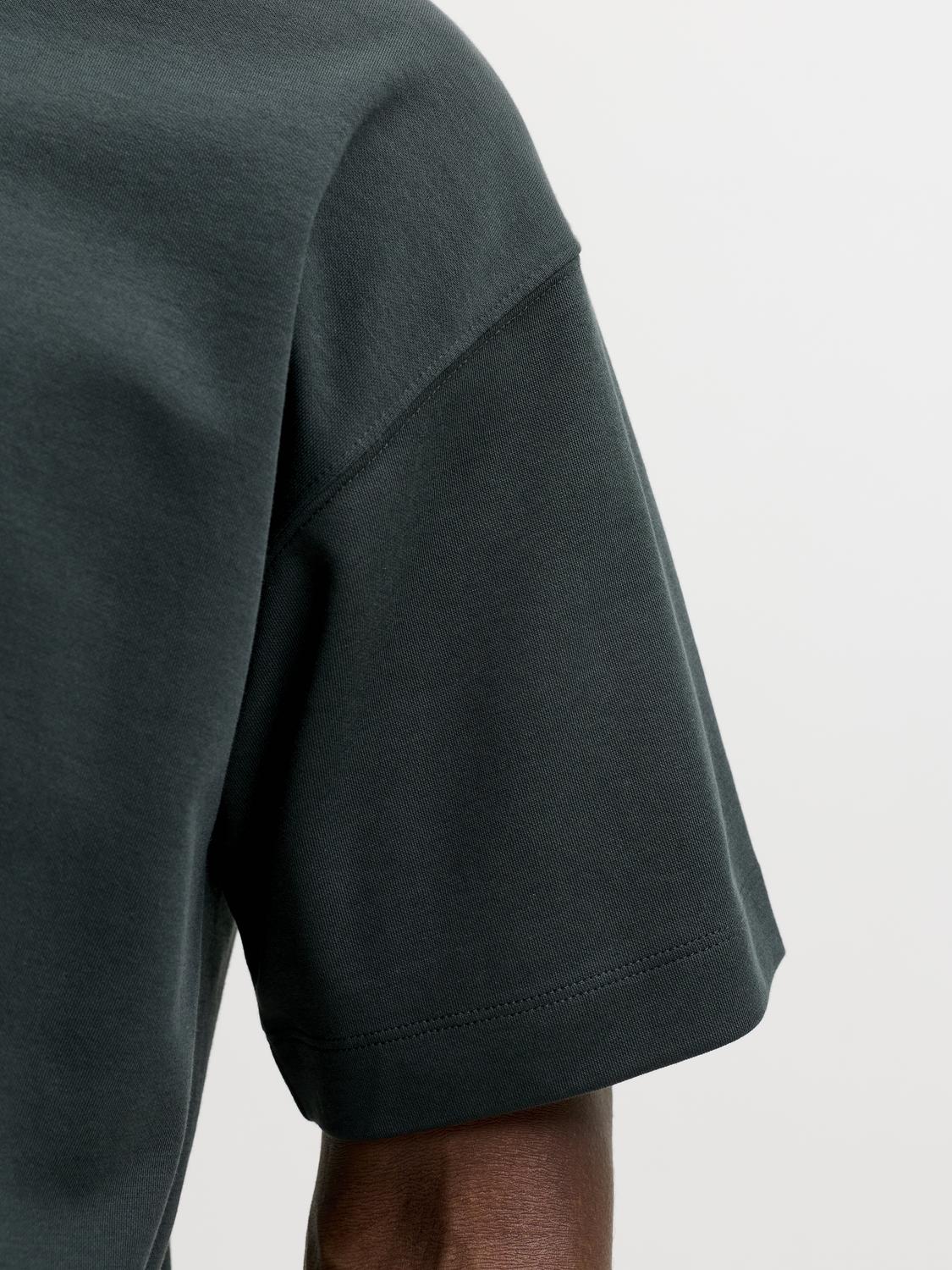 model_shot-detail