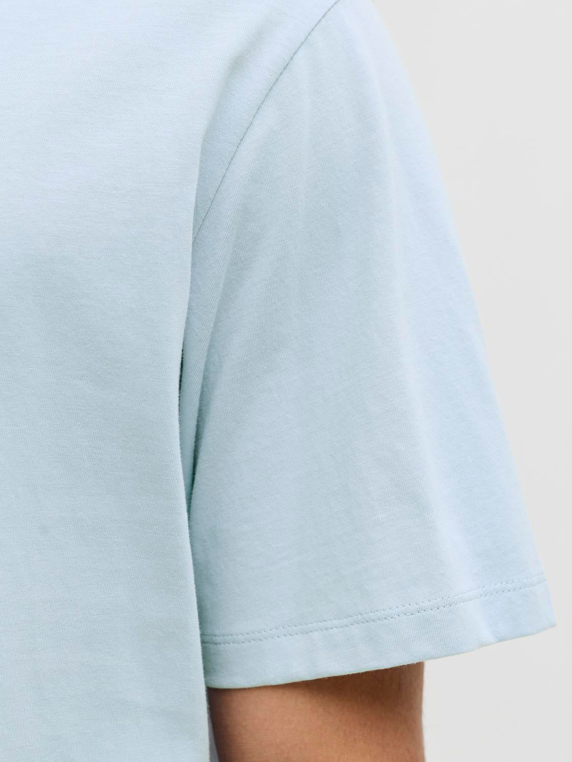 model_shot-detail