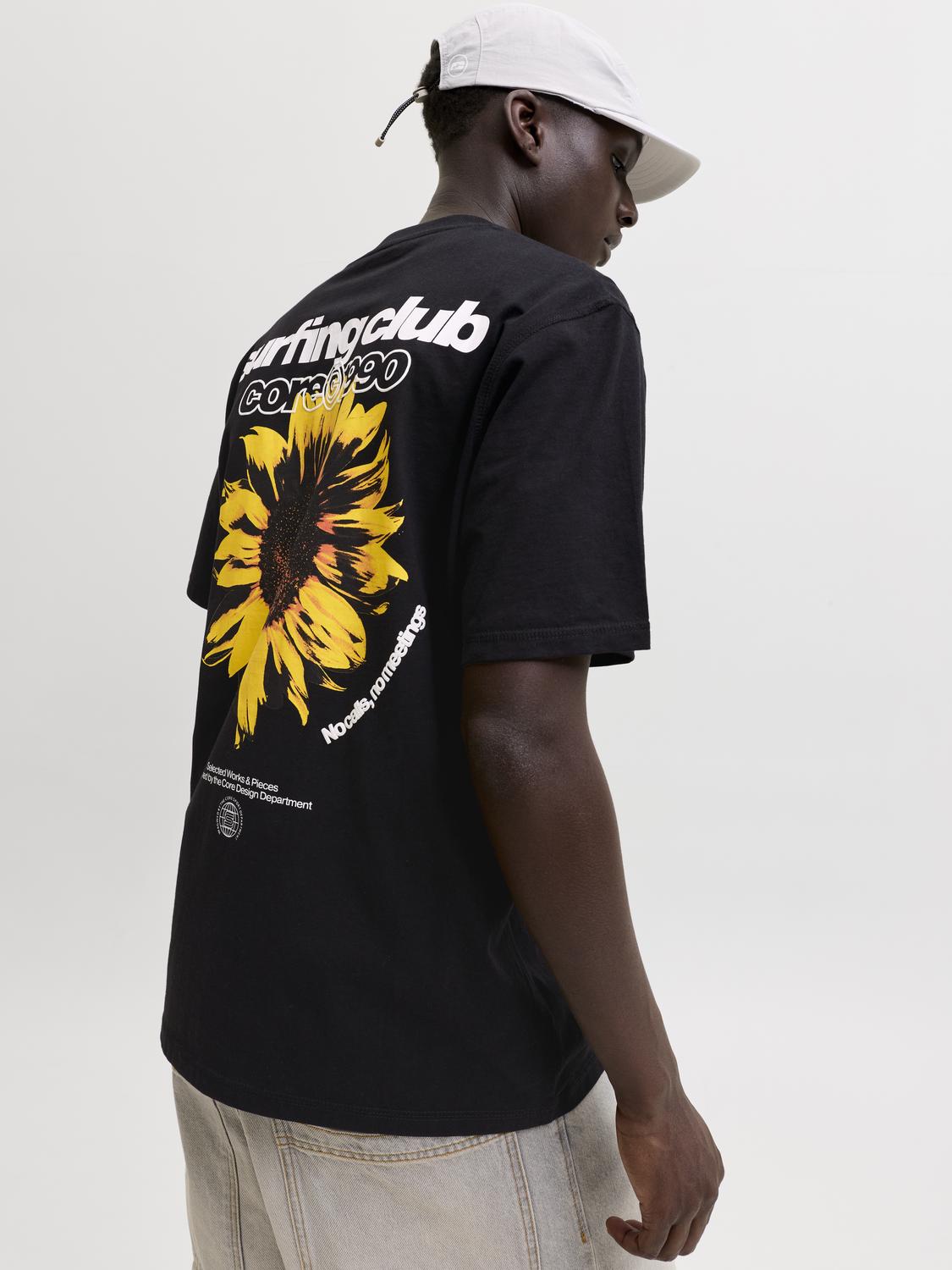 model_shot-creative