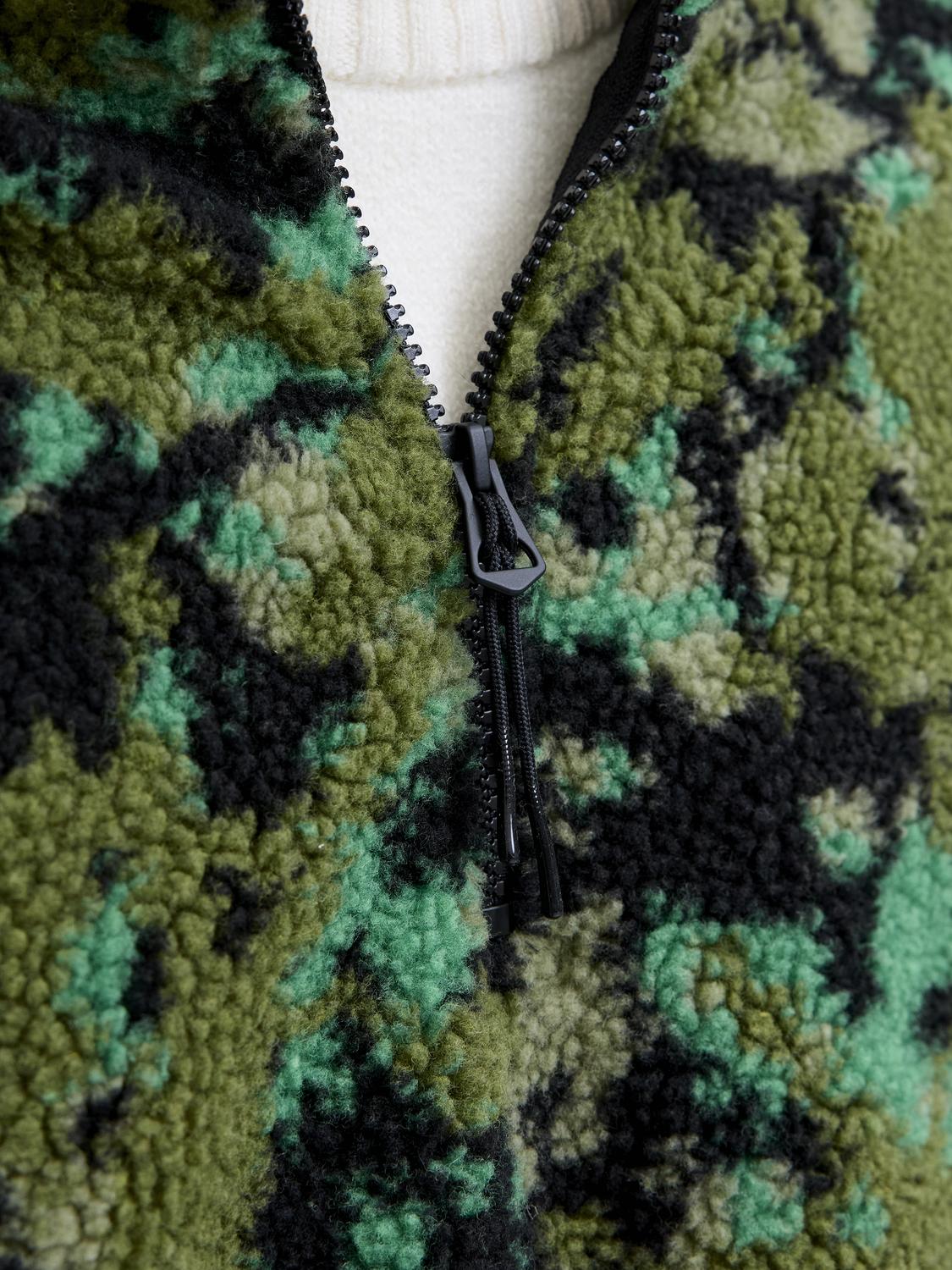 model_shot-detail