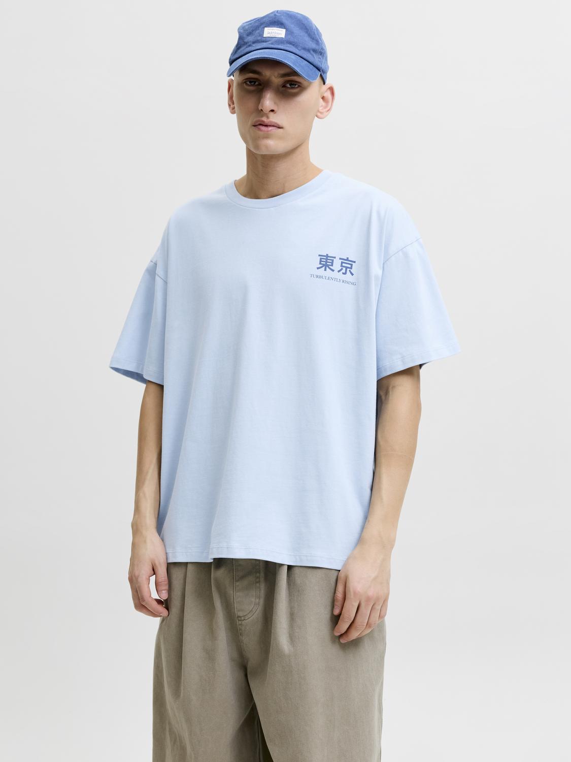 model_shot-front