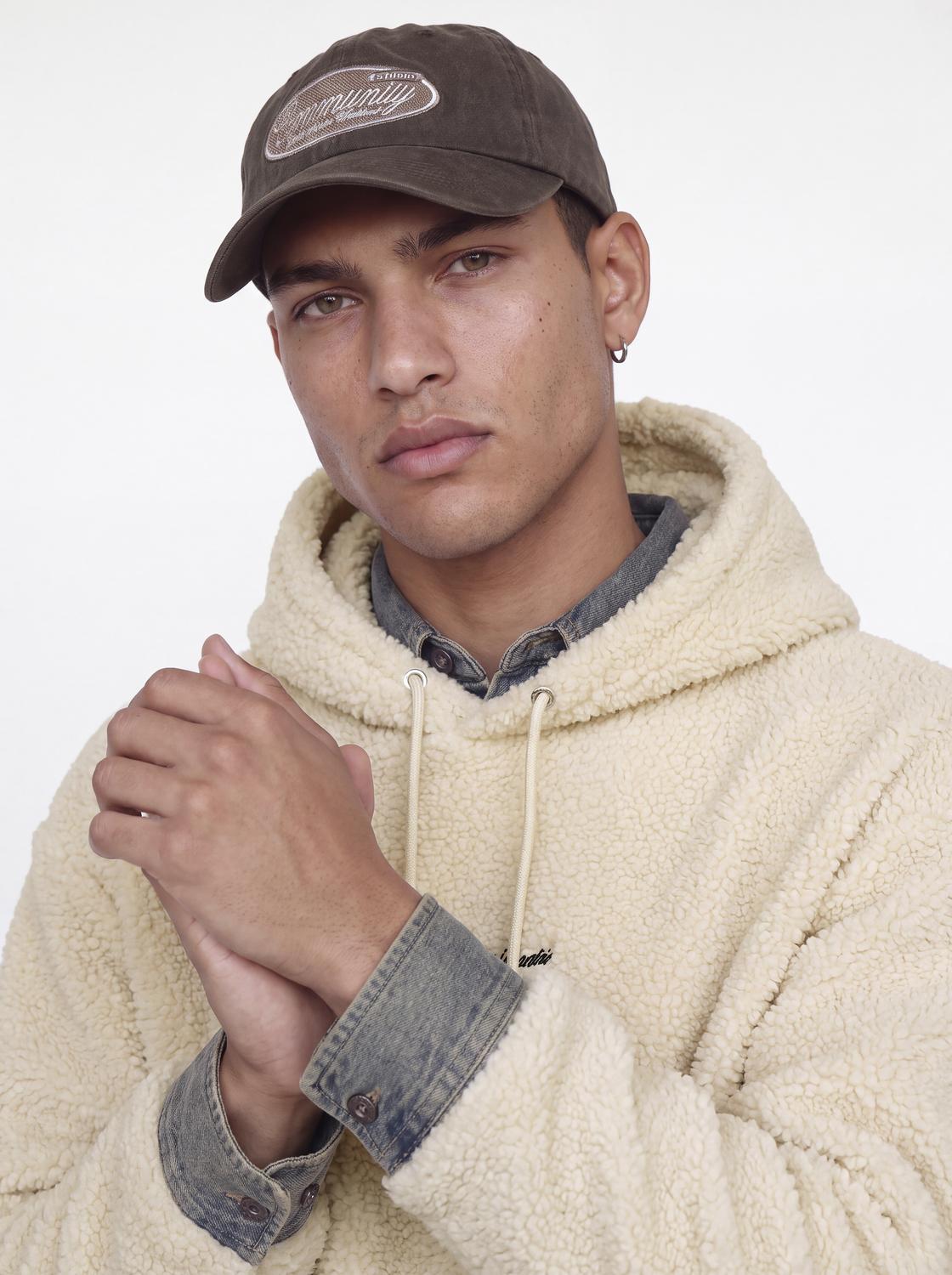 model_shot-creative