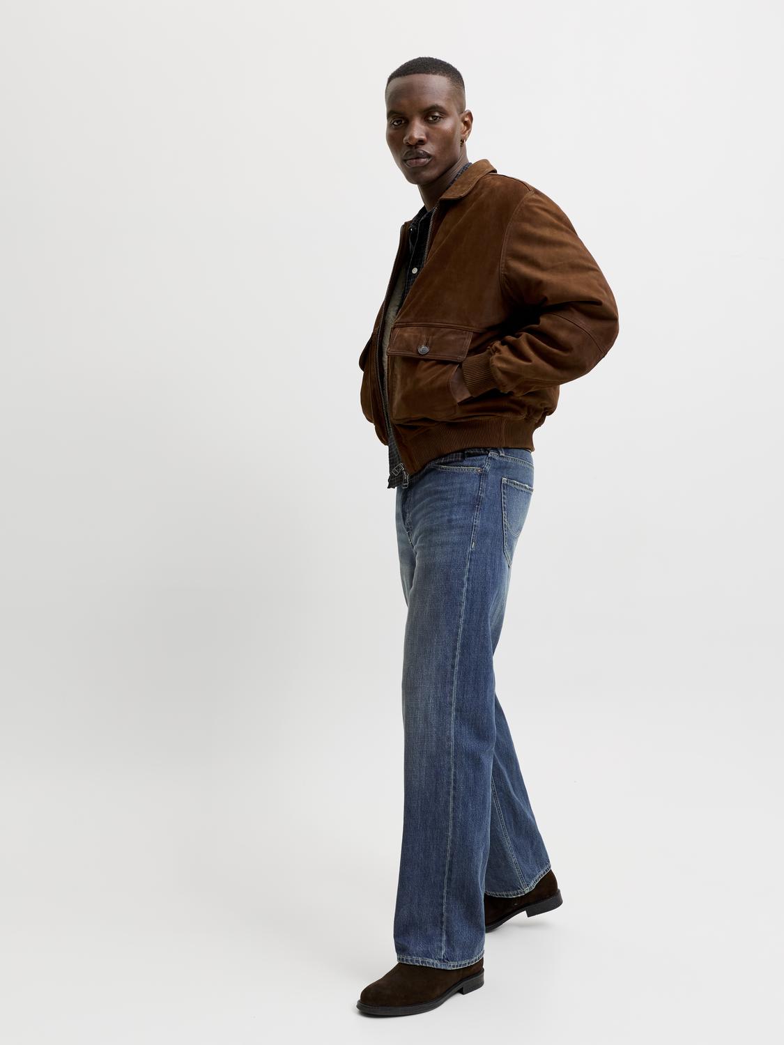 model_shot-creative