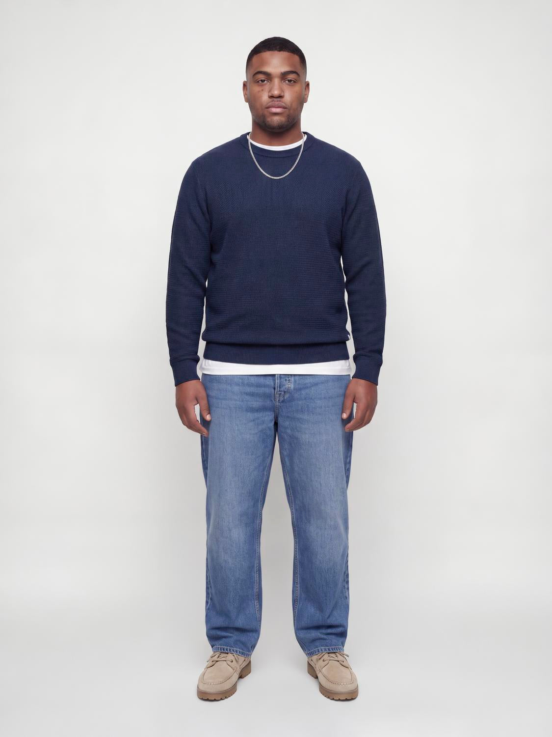 model_shot-front_full