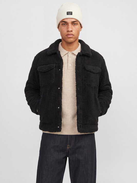 model_shot-front