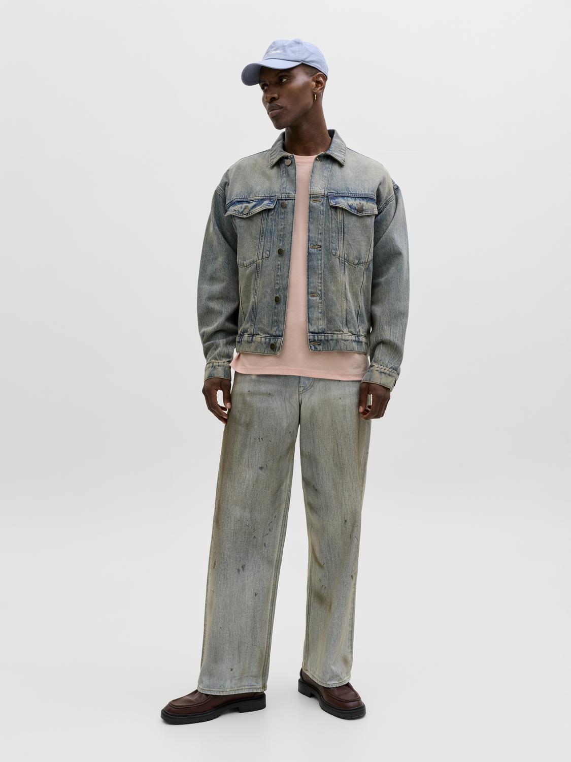 model_shot-front_full