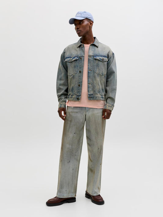 model_shot-front_full