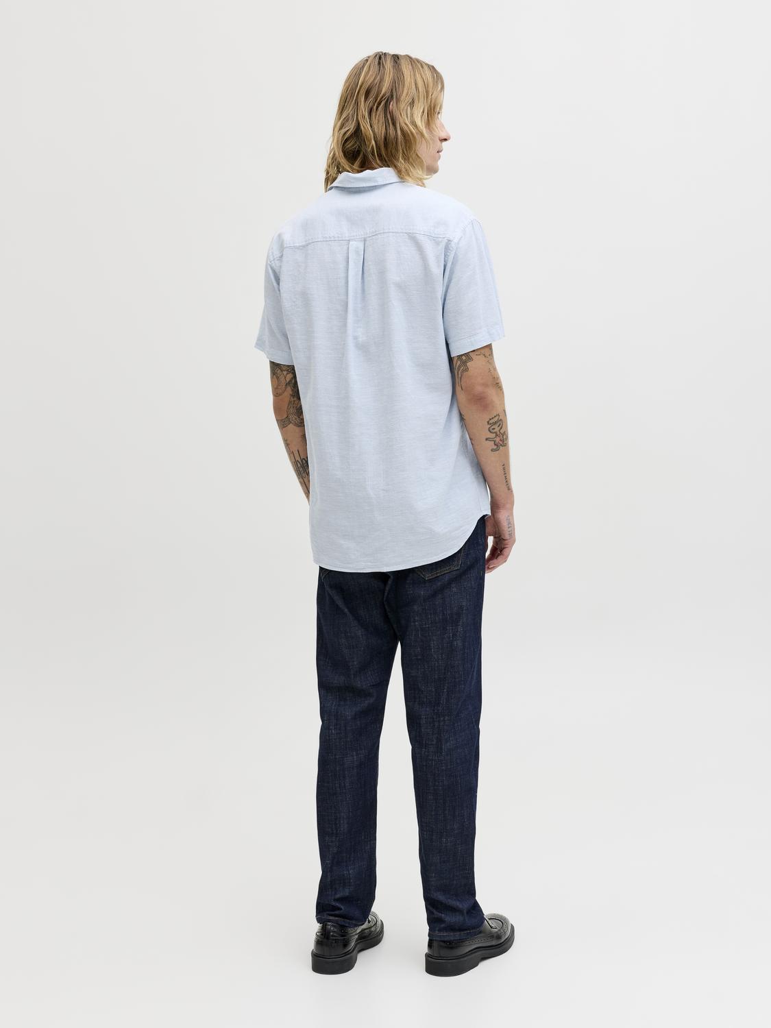 model_shot-back