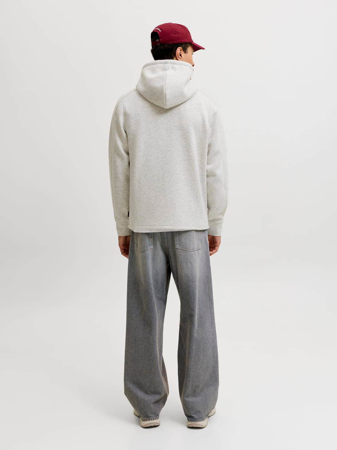 model_shot-back