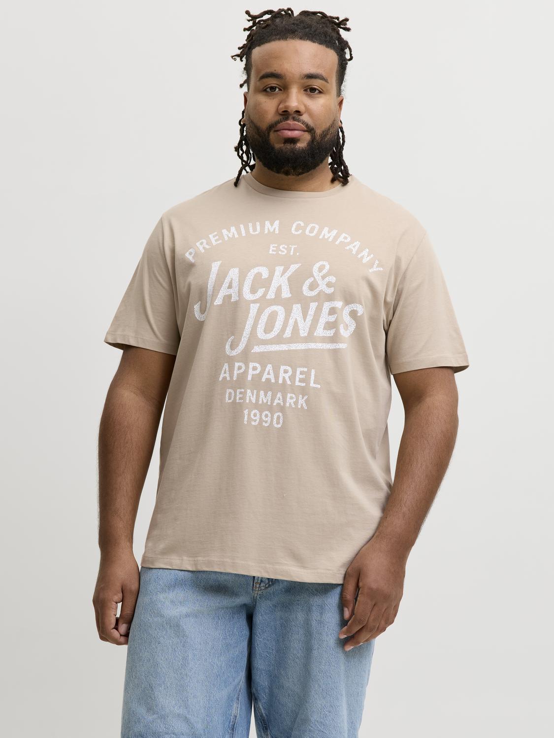 model_shot-front