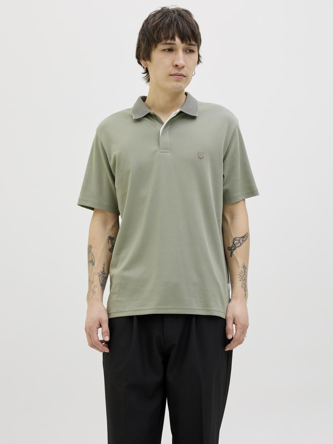 model_shot-front