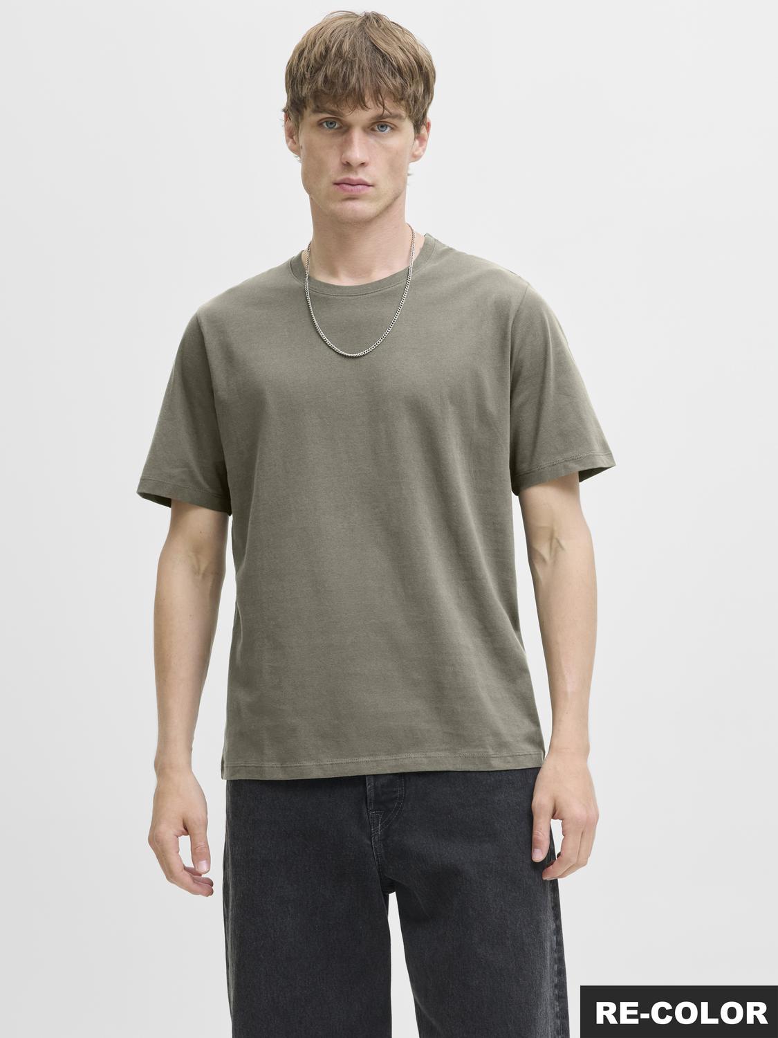 model_shot-front