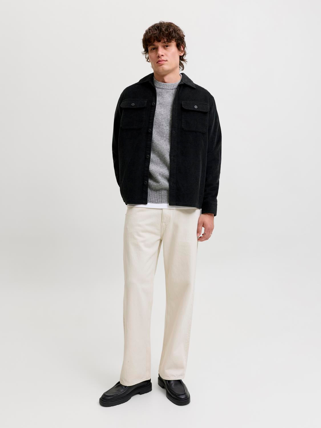model_shot-front_full