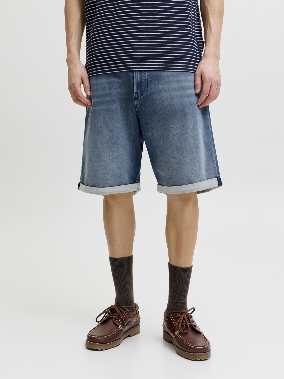 model_shot-front