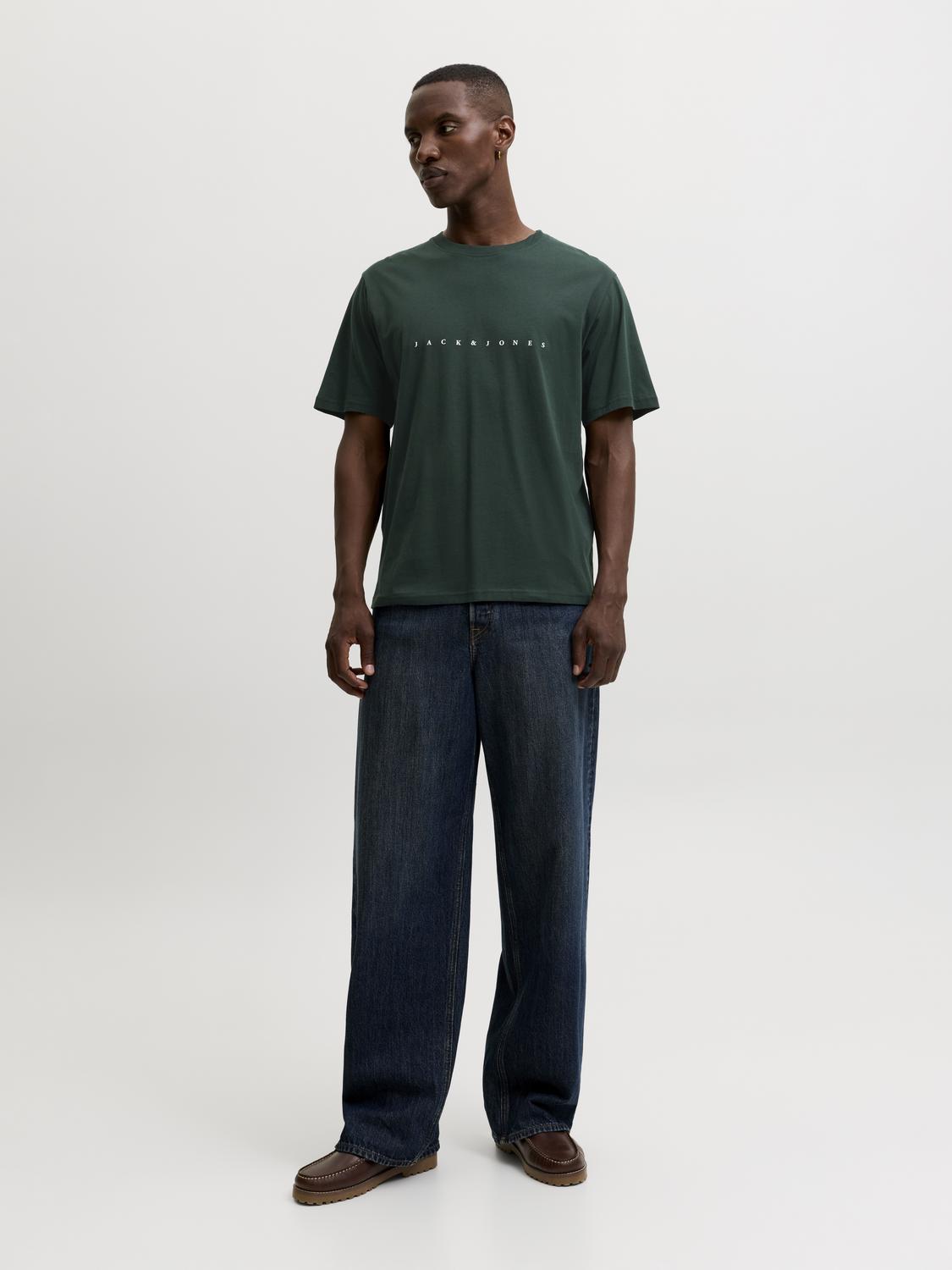 model_shot-front_full