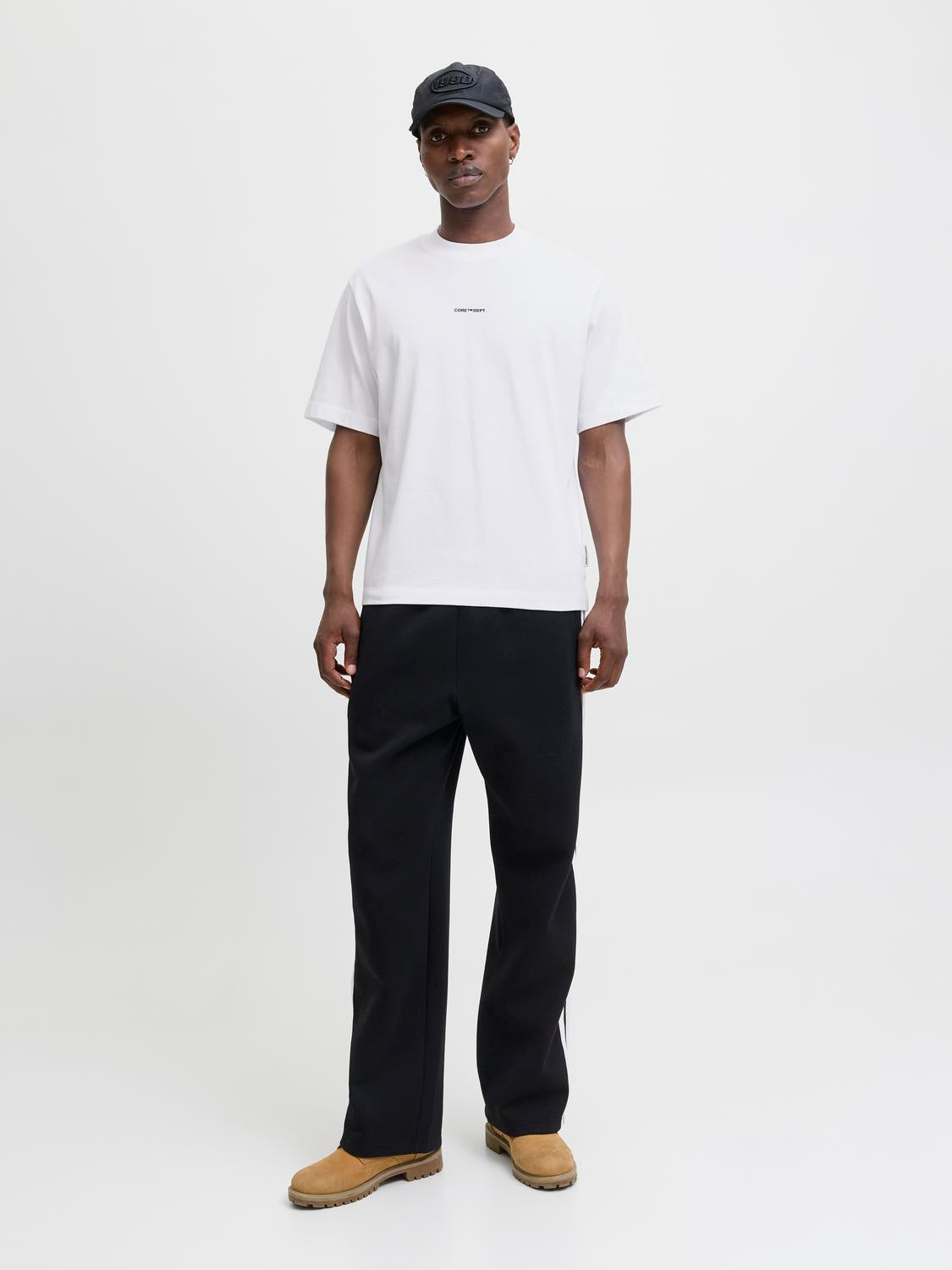 model_shot-front_full