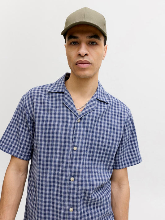 model_shot-front