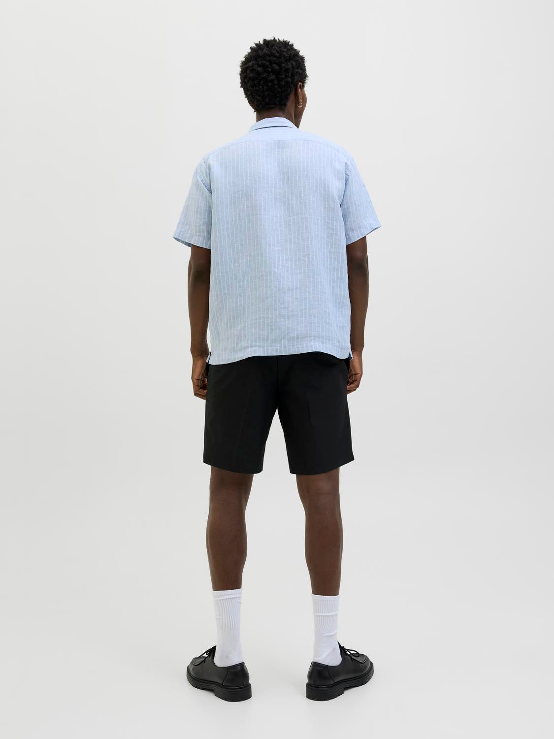model_shot-back