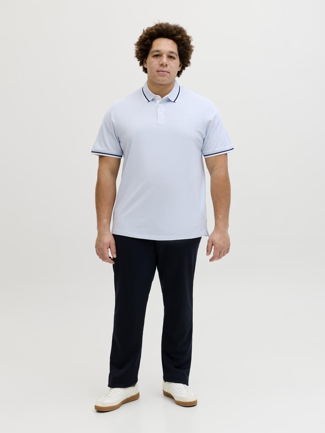model_shot-front_full