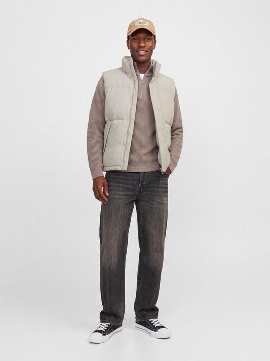 model_shot-front_full