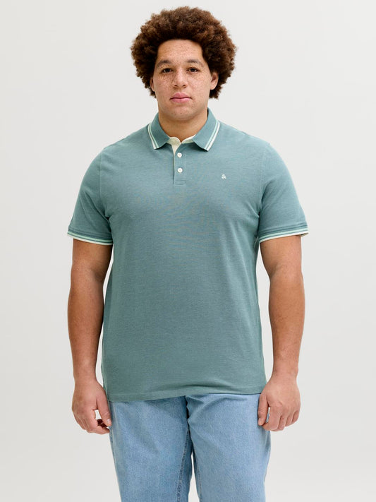 model_shot-front
