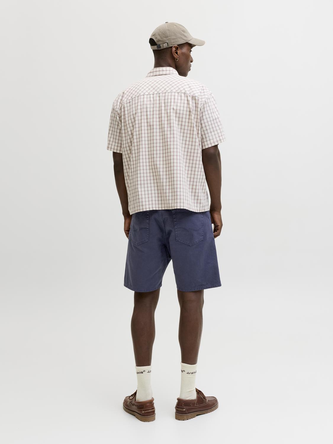 model_shot-back