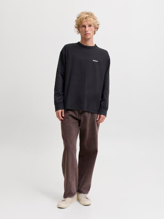 model_shot-front_full