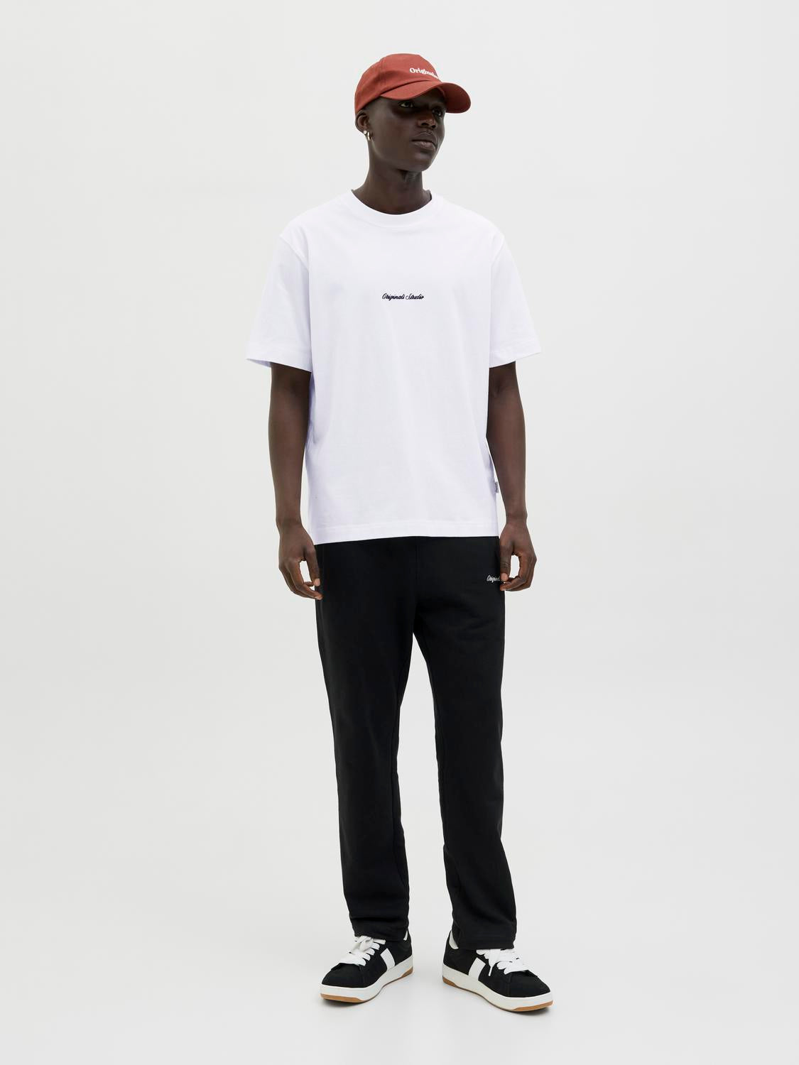 model_shot-front_full