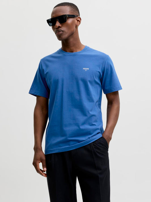 model_shot-front