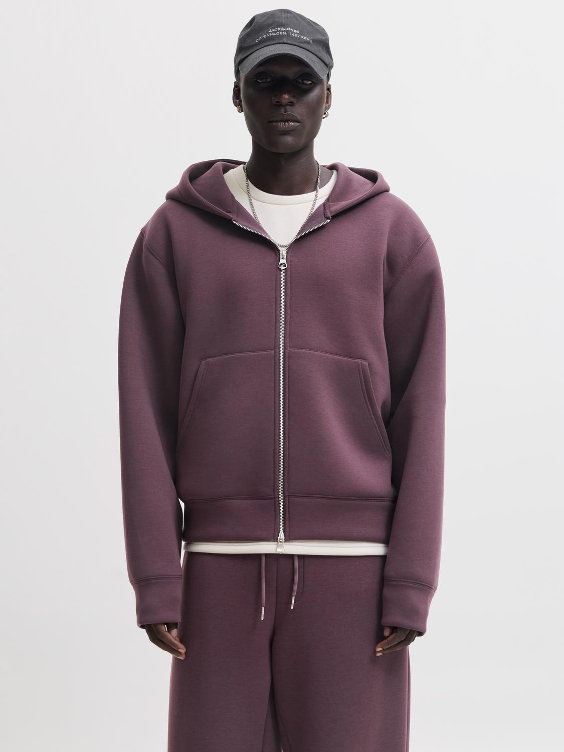 model_shot-front